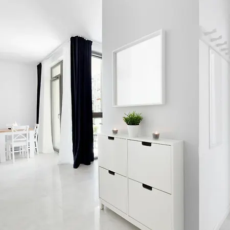 Elite Garden Gates Premium Apartament